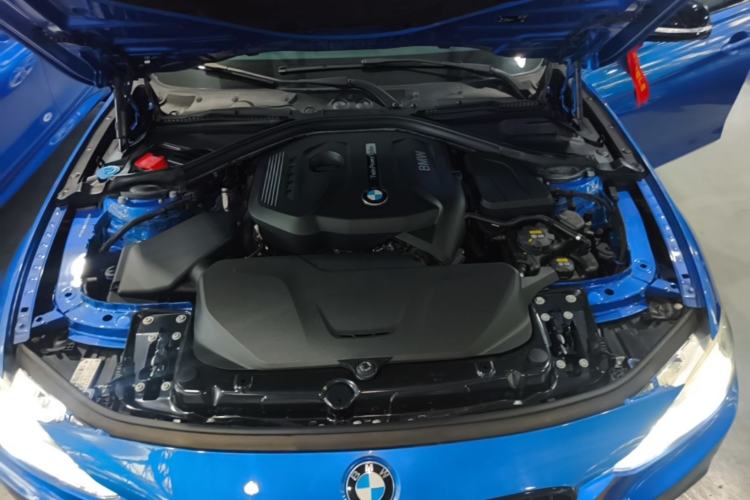 Used BMW 3 Series 2019 320i M Sport Package Engine Bay