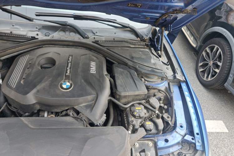 Used BMW 3 Series 2019 320i M Sport Package Engine Bay Left
