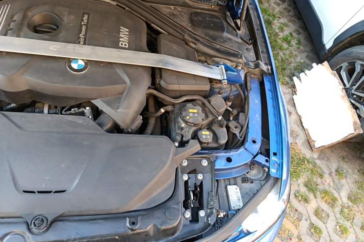 Used BMW 3 Series 2019 320i M Sport Night Edition Engine Bay Left