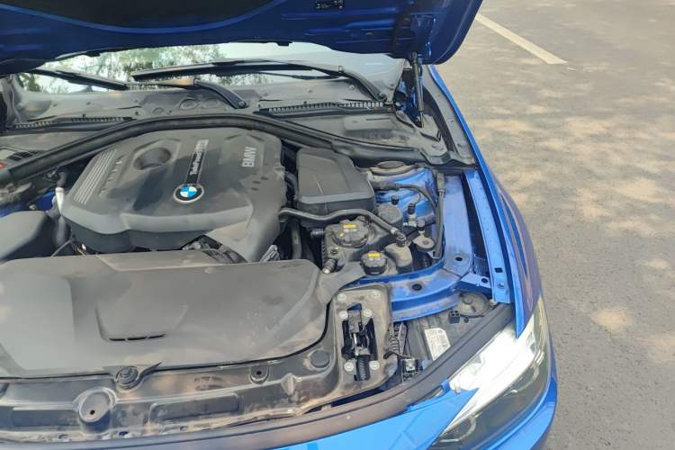 Used BMW 3 Series 2019 320i M Sport Night Edition Engine Bay Left