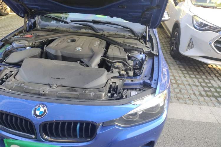 Used BMW 3 Series 2019 320i M Sport Night Edition Engine Bay Left