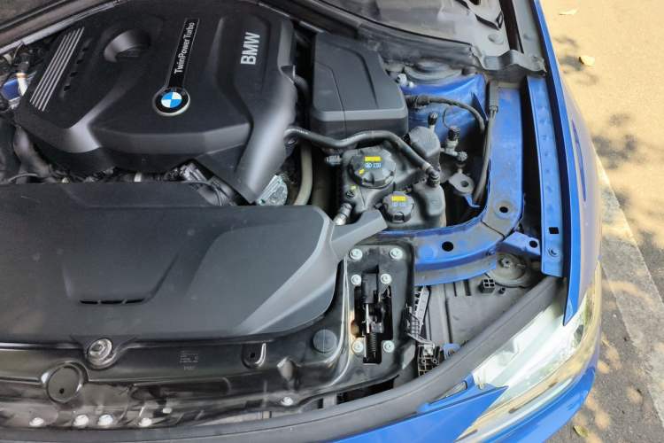 Used BMW 3 Series 2019 320i M Sport Package Engine Bay Left