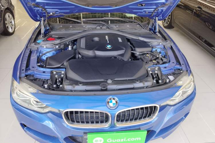 Used BMW 3 Series 2019 320i M Sport Package Engine Bay