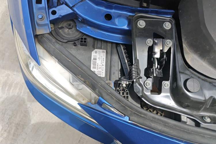 Used BMW 3 Series 2019 320i M Sport Package Engine Bay Right