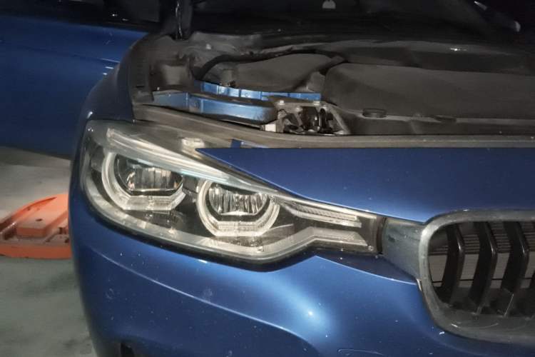 Used BMW 3 Series 2019 320Li M Sport Package Engine Bay Right