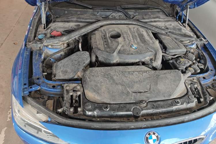 Used BMW 3 Series 2019 320i M Sport Package Engine Bay Right