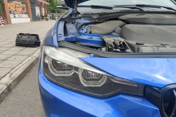 Used BMW 3 Series 2019 320i M Sport Night Edition Engine Bay Right