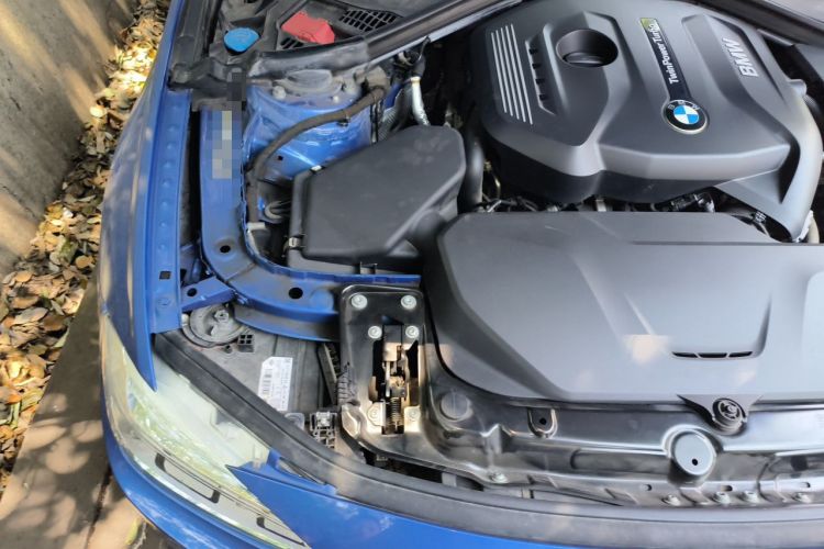 Used BMW 3 Series 2019 320i M Sport Package Engine Bay Right