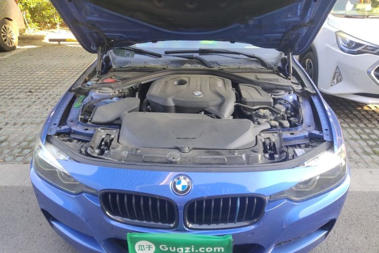 Used BMW 3 Series 2019 320i M Sport Night Edition Engine Bay
