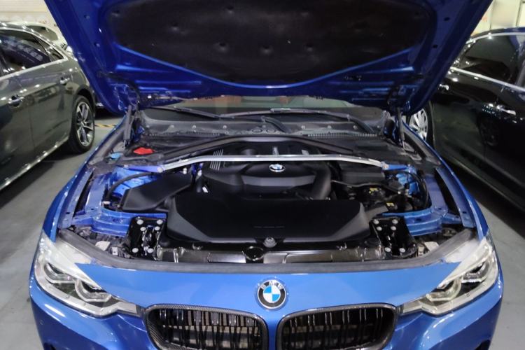 Used BMW 3 Series 2019 320i M Sport Package Engine Bay