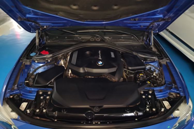 Used BMW 3 Series 2019 320i M Sport Night Edition Engine Bay