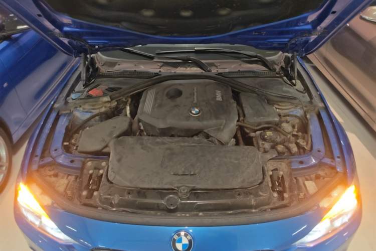 Used BMW 3 Series 2019 320i M Sport Night Edition Engine Bay