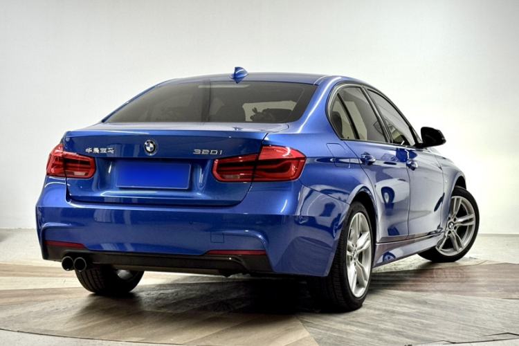 Used BMW 3 Series 2019 320i M Sport Package Exterior 3