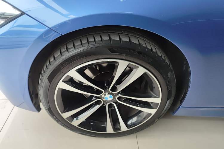 Used BMW 3 Series 2019 320Li M Luxury Package Exterior 4