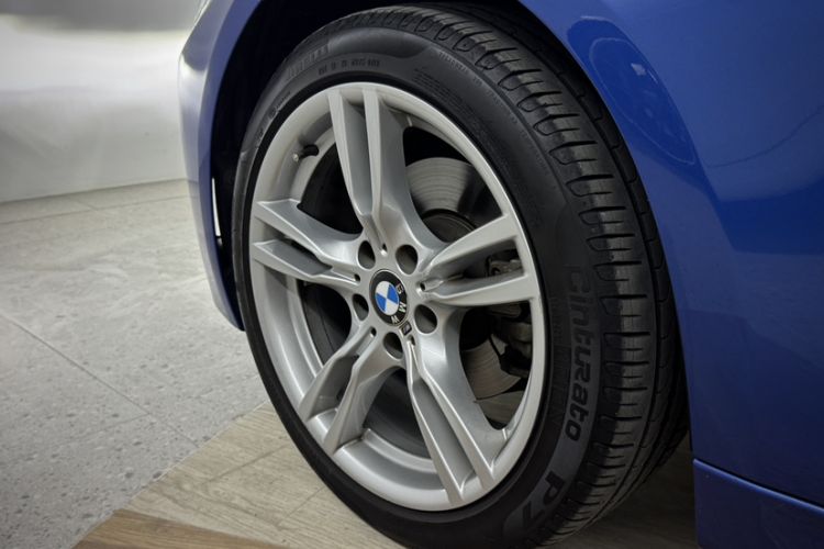 Used BMW 3 Series 2019 320i M Sport Package Exterior 4