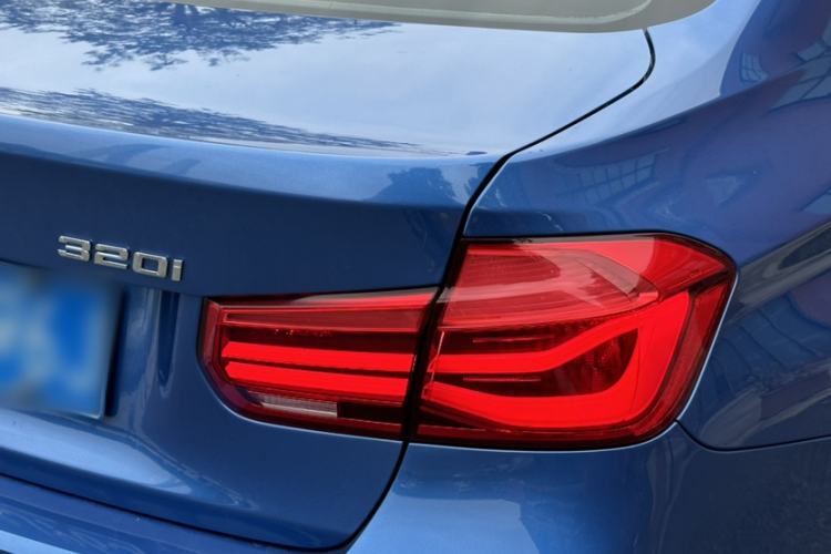 Used BMW 3 Series 2019 320i M Sport Package Exterior 5