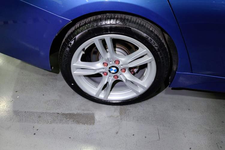 Used BMW 3 Series 2019 320i M Sport Package Exterior 5