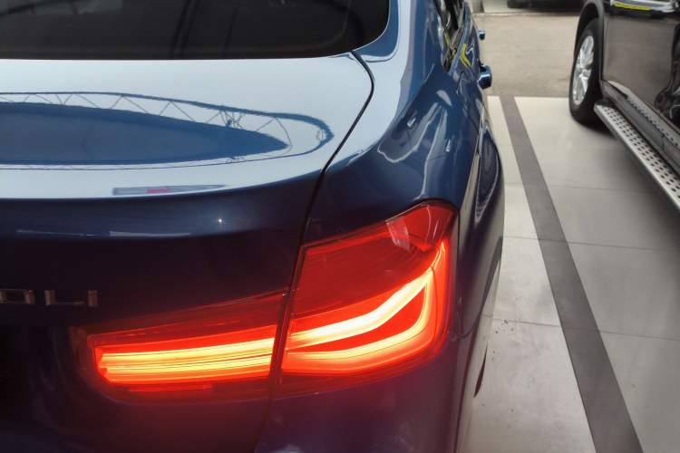 Used BMW 3 Series 2019 320Li M Sport Package Exterior 6