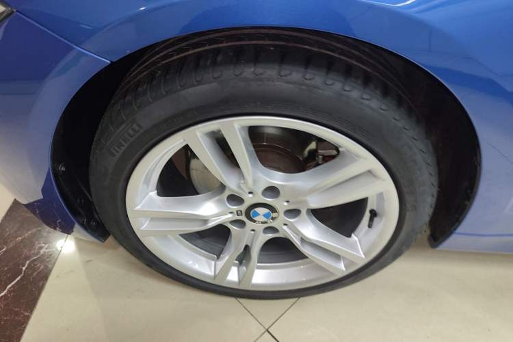 Used BMW 3 Series 2019 320i M Sport Package Exterior 7
