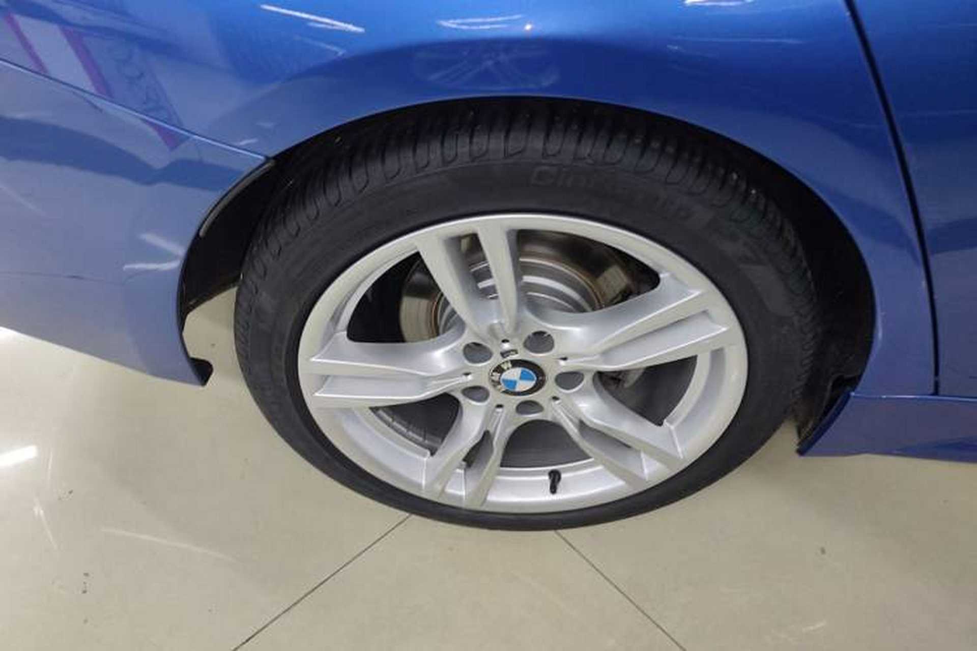 Used BMW 3 Series 2019 320i M Sport Package Exterior 8