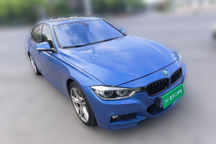 Used BMW 3 Series 2019 320i M Sport Package Front Right 45 Deg