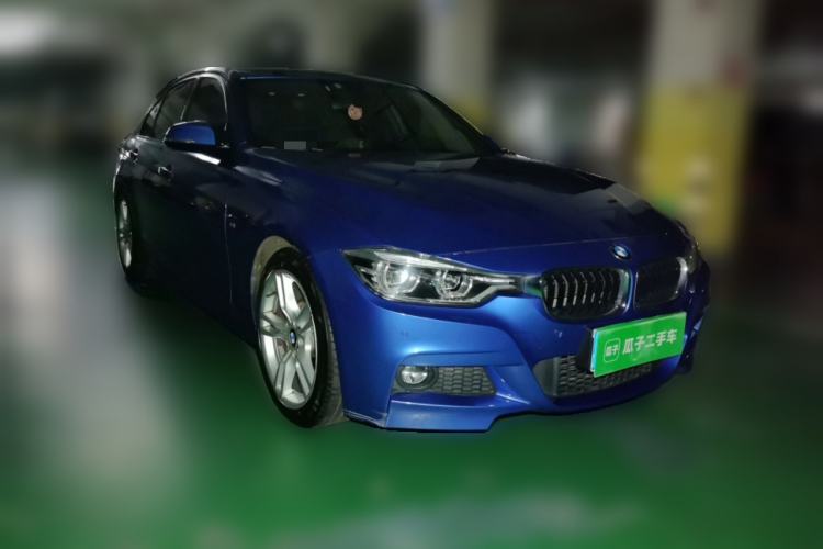 Used BMW 3 Series 2019 320i M Sport Package Front Right 45 Deg