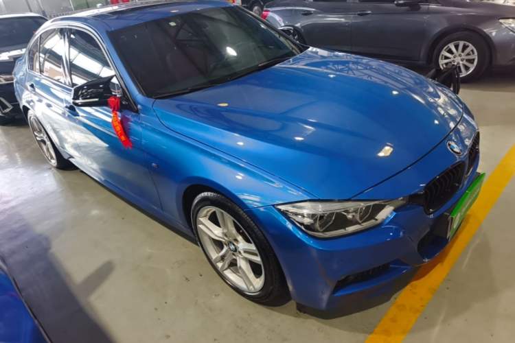 Used BMW 3 Series 2019 320i M Sport Package Front Right 45 Deg
