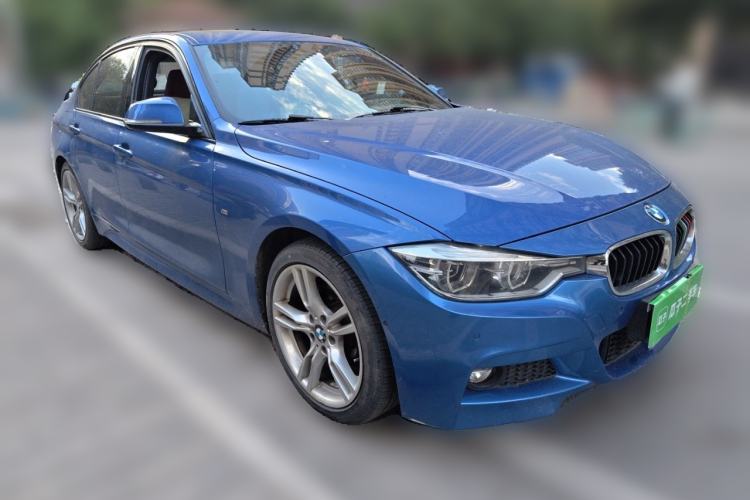 Used BMW 3 Series 2019 320i M Sport Package Front Right 45 Deg