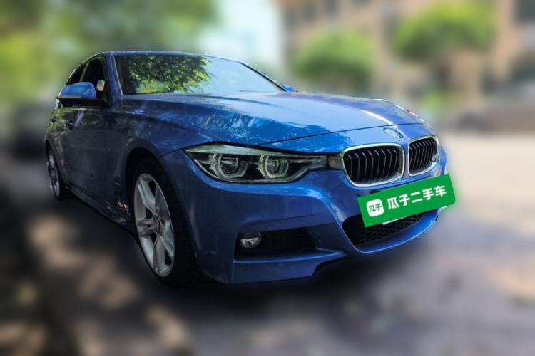 Used BMW 3 Series 2019 320i M Sport Package Front Right 45 Deg