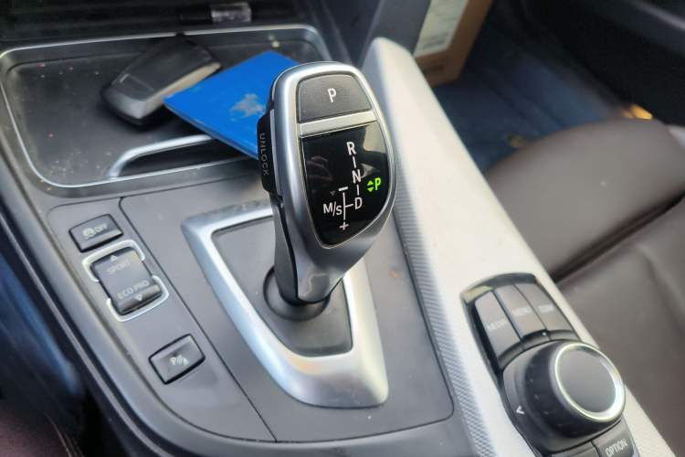 Used BMW 3 Series 2019 320i M Sport Package Gear Lever