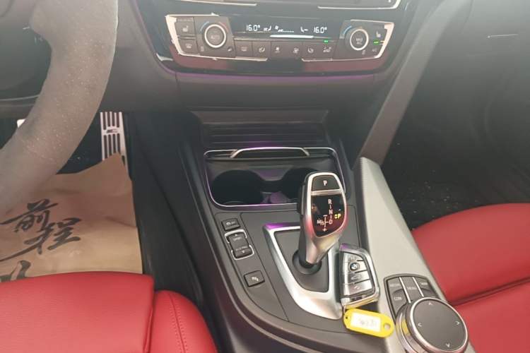 Used BMW 3 Series 2019 320i M Sport Night Edition Gear Lever