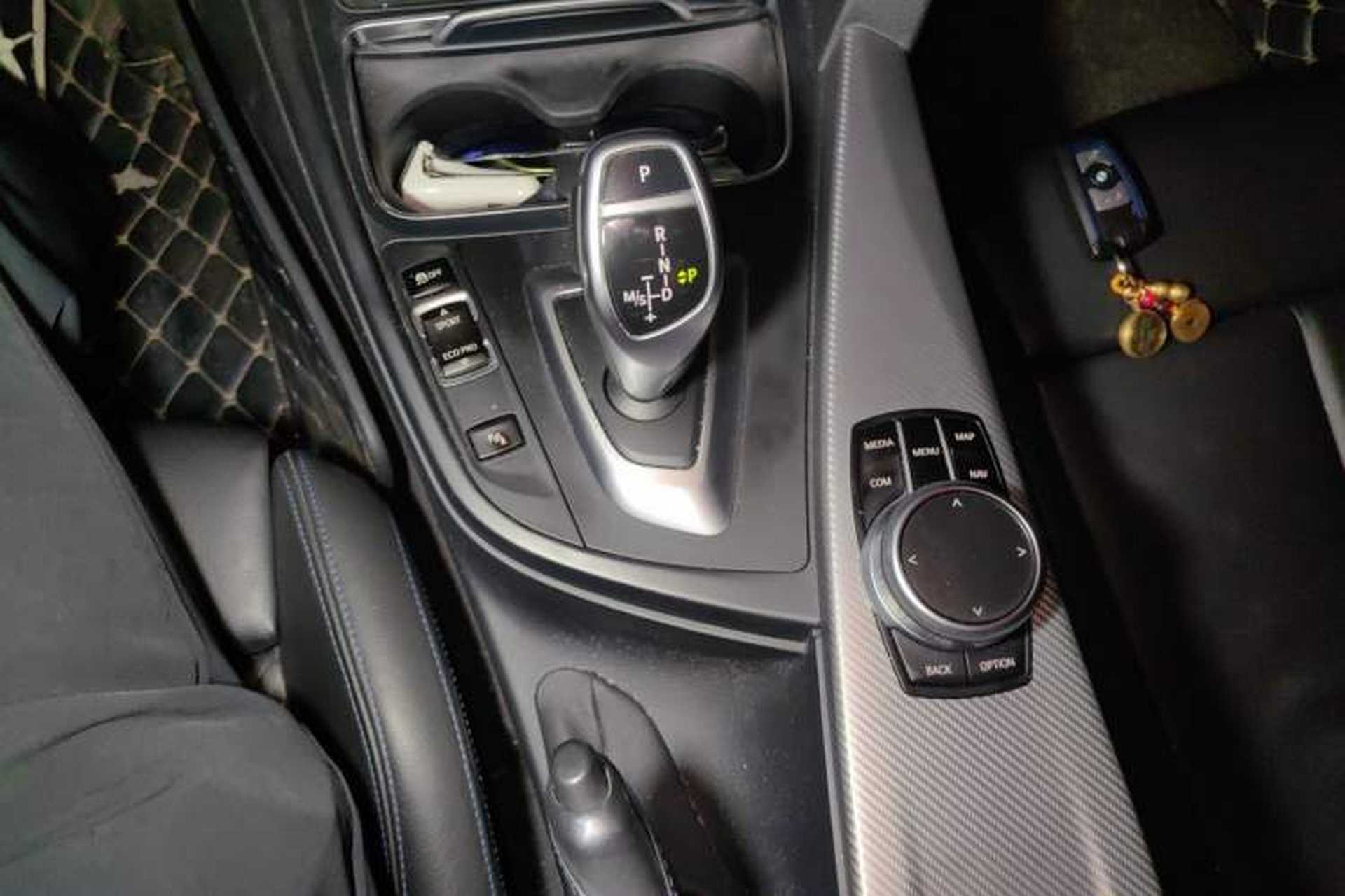 Used BMW 3 Series 2019 320i M Sport Night Edition Gear Lever