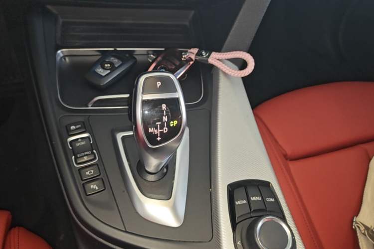 Used BMW 3 Series 2019 320i M Sport Package Gear Lever