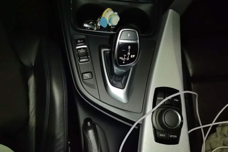 Used BMW 3 Series 2019 320i M Sport Package Gear Lever