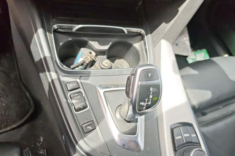 Used BMW 3 Series 2019 320i M Sport Package Gear Lever