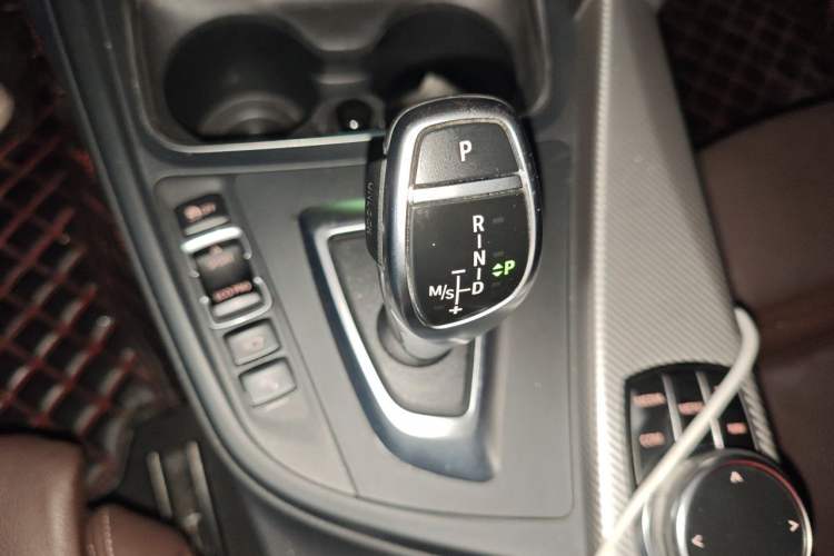 Used BMW 3 Series 2019 320i M Sport Night Edition Gear Lever