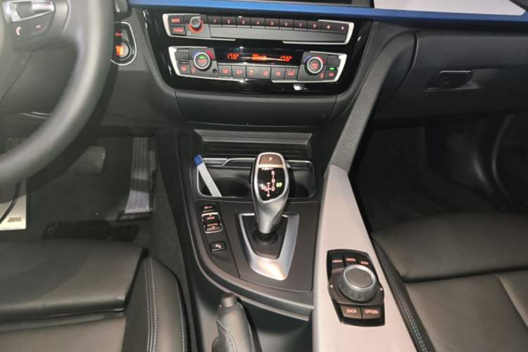 Used BMW 3 Series 2019 320i M Sport Package Gear Lever
