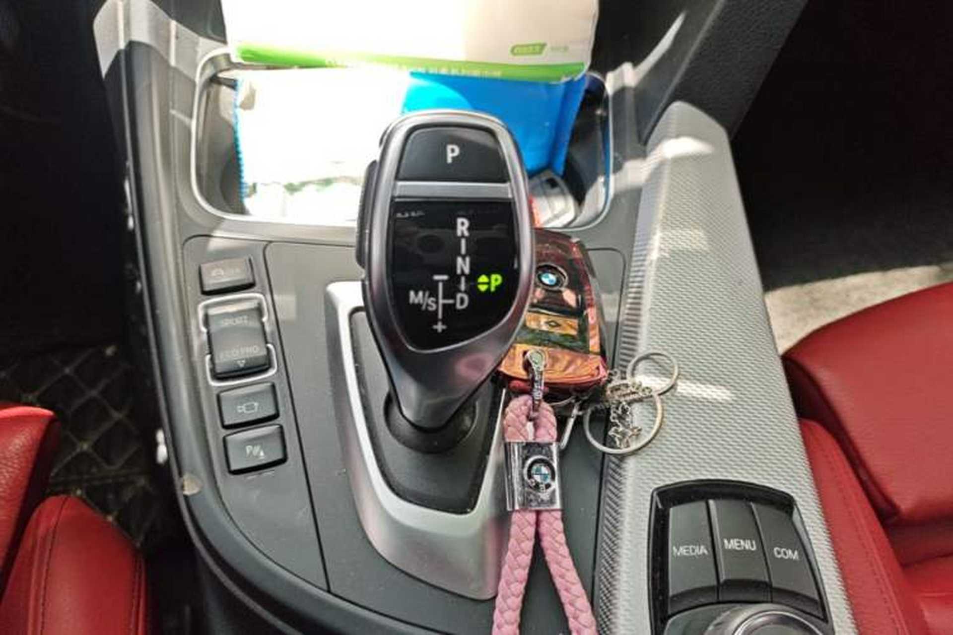 Used BMW 3 Series 2019 320i M Sport Package Gear Lever