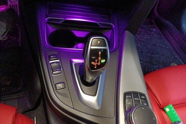 Used BMW 3 Series 2019 320i M Sport Night Edition Gear Lever