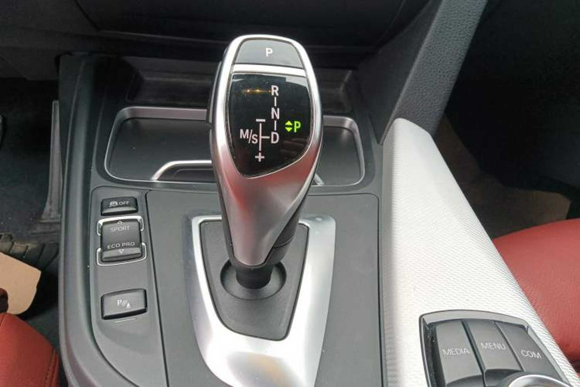 Used BMW 3 Series 2019 320i M Sport Package Gear Lever