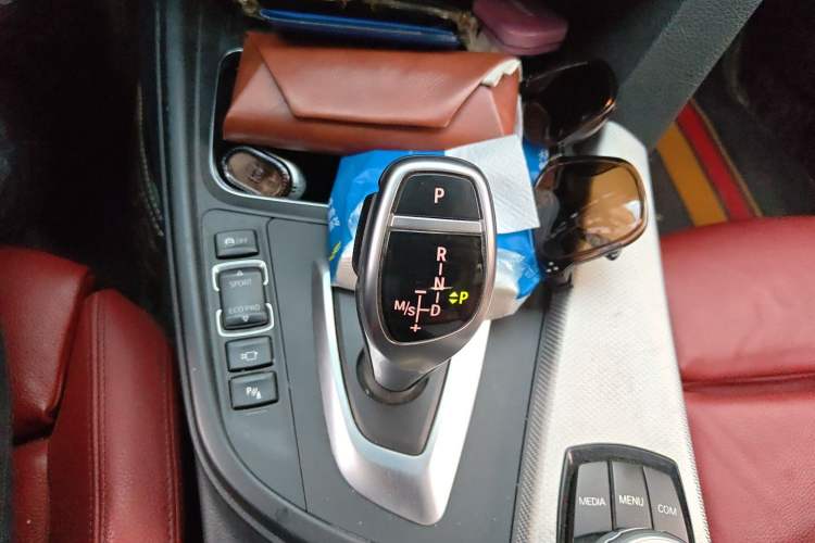 Used BMW 3 Series 2019 320i M Sport Package Gear Lever