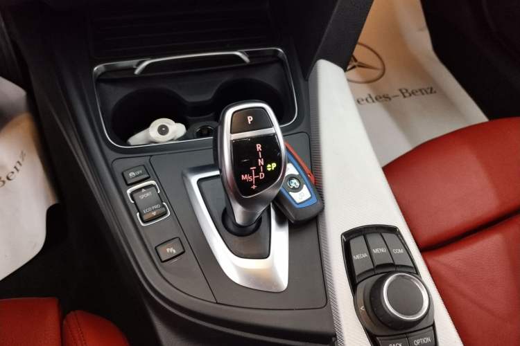 Used BMW 3 Series 2019 320i M Sport Package Gear Lever