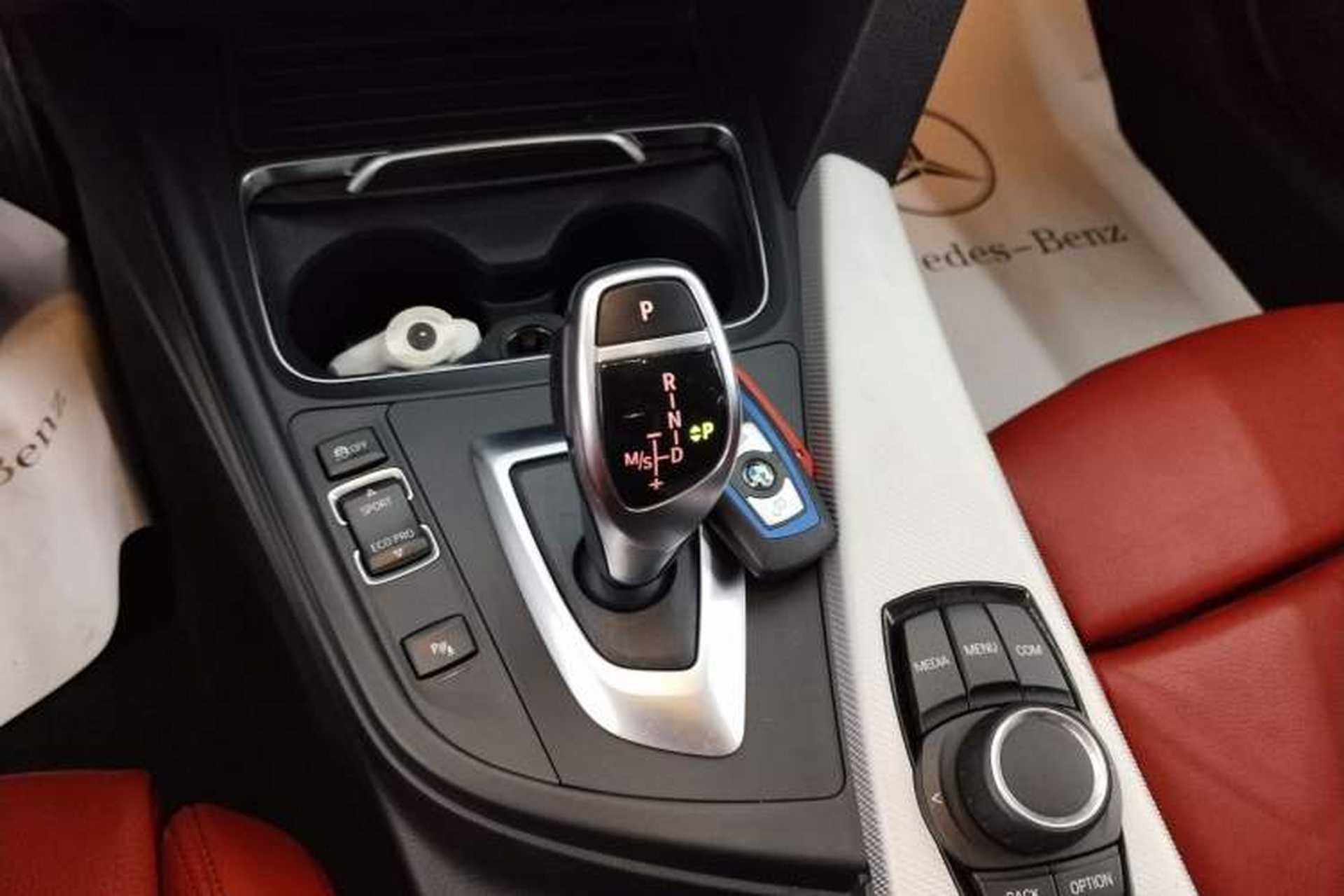 Used BMW 3 Series 2019 320i M Sport Package Gear Lever
