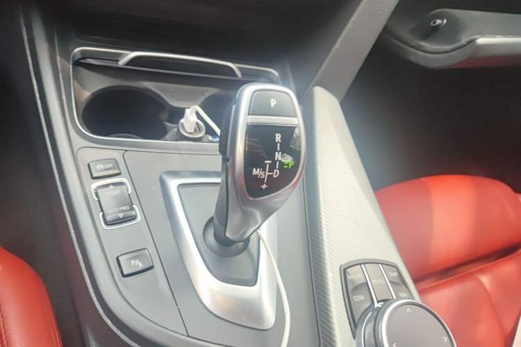 Used BMW 3 Series 2019 320i M Sport Night Edition Gear Lever