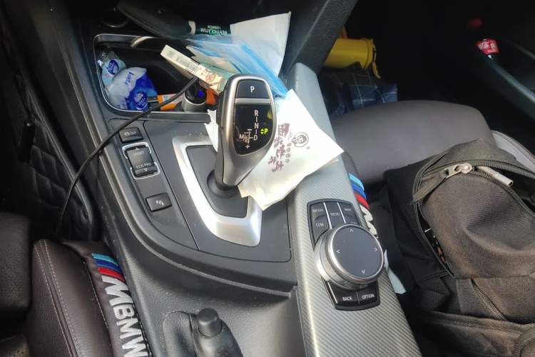 Used BMW 3 Series 2019 320i M Sport Night Edition Gear Lever