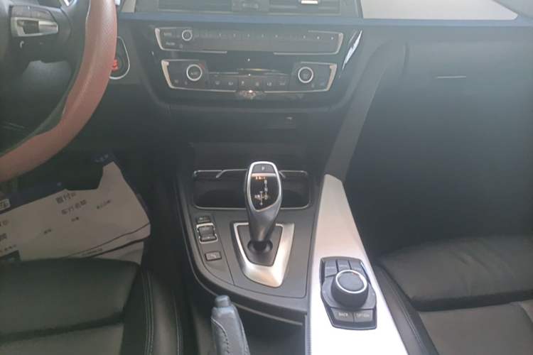 Used BMW 3 Series 2019 320i M Sport Package Gear Lever