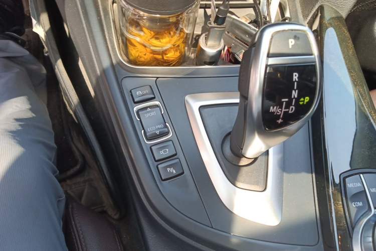Used BMW 3 Series 2019 320Li M Sport Night Edition Gear Lever