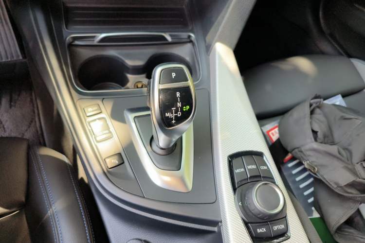Used BMW 3 Series 2019 320i M Sport Package Gear Lever