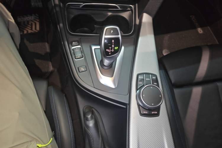 Used BMW 3 Series 2019 320i M Sport Night Edition Gear Lever