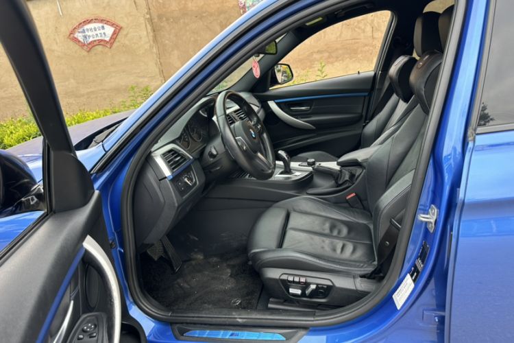 Used BMW 3 Series 2019 320i M Sport Package Interior 12